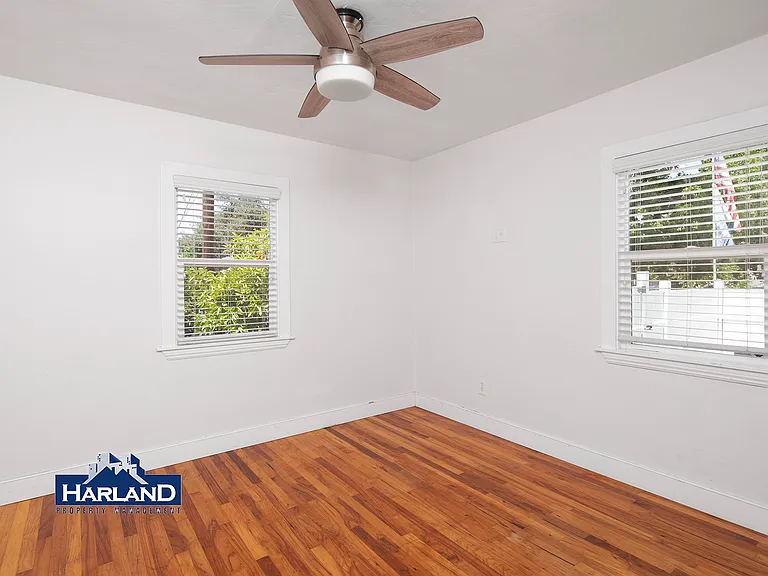4255 Parks Ave — Photo 8