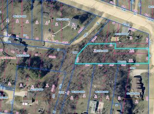 3402 McKinley St, Clinton, IA 52732