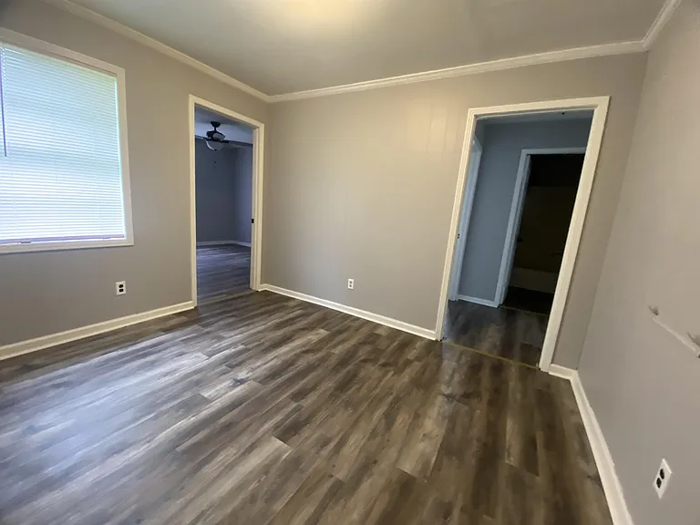 311 S Bond Ave — Photo 4