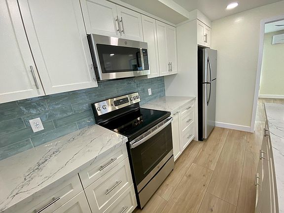 2nd image of 2313 Finch Ln