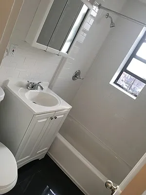 Rented by Alex Tembelis, LREB | media 3