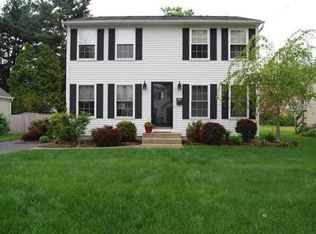 36 Potters Ave, Warwick, RI 02886