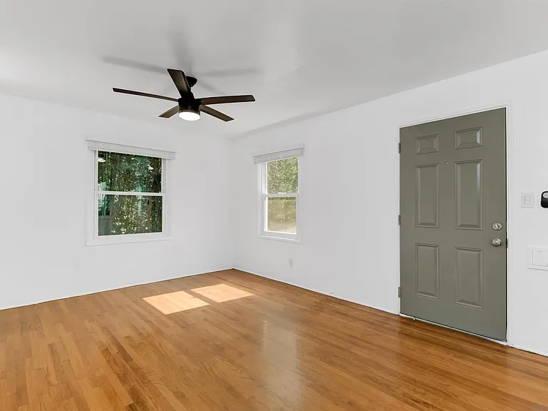 4774 College Ave — Photo 5