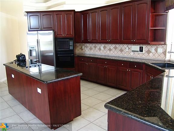 4th image of 6538 NW 103rd Ln