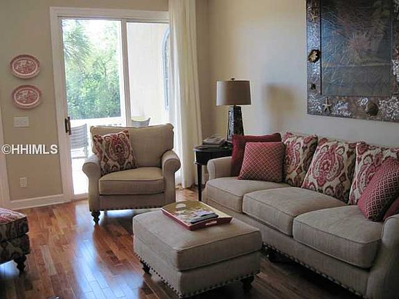3rd image of 10 Newport Dr #3401