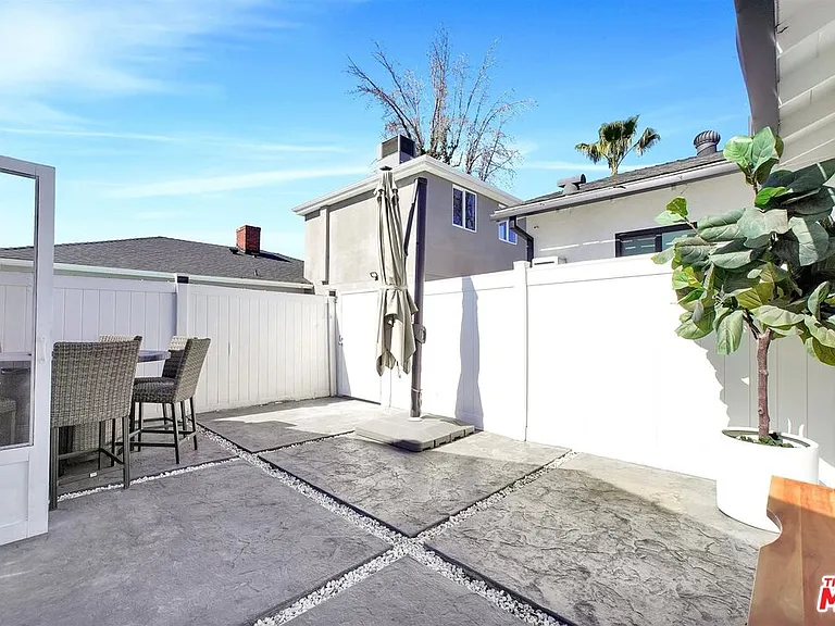 14644 Runnymede St — Photo 3