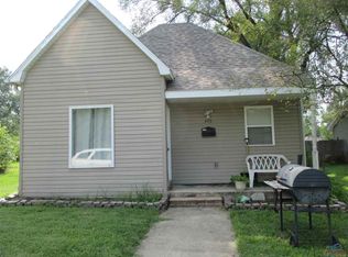 409 N Hill Ave, Sedalia, MO 65301