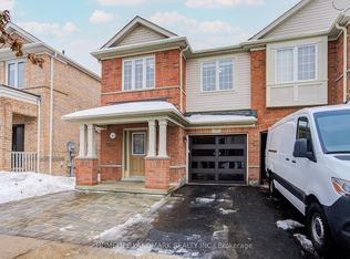 30 Richard Coulson Cres, Whitchurch Stouffville, ON L4A 0G7