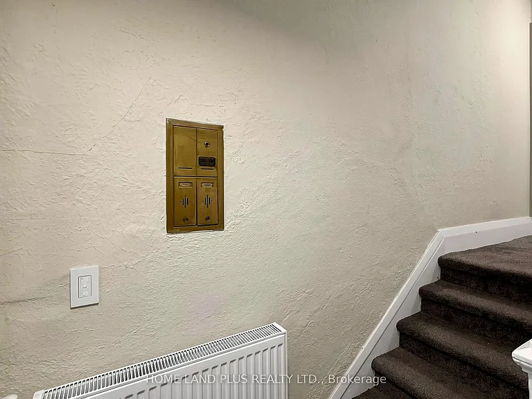 919 Avenue Rd #3 — Photo 30