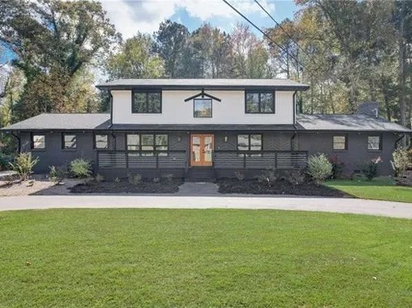 3202 Kingsdale Dr SW