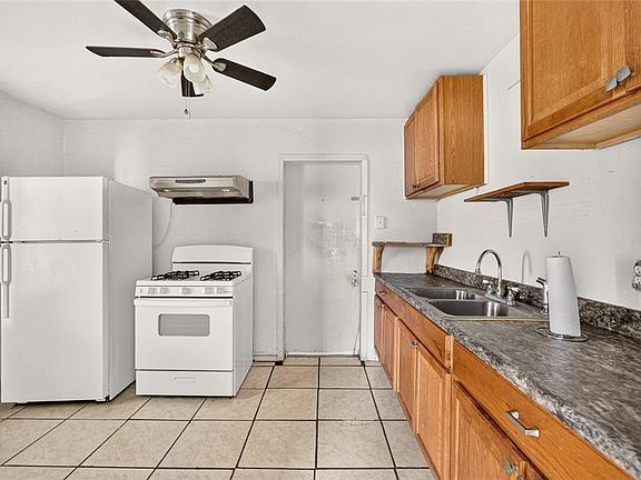 5th image of 907 NE 24TH STREET