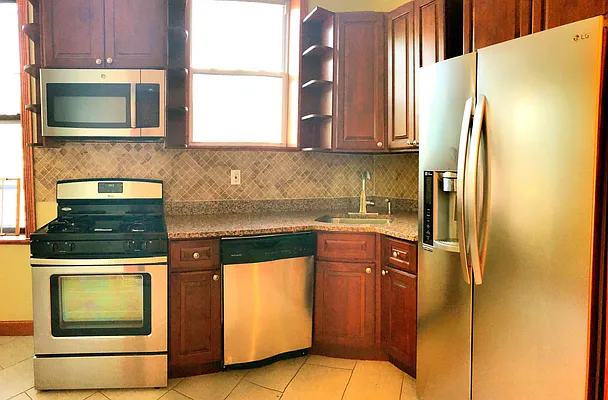 Rented by Rapid Realty Cobble Hill | media 73