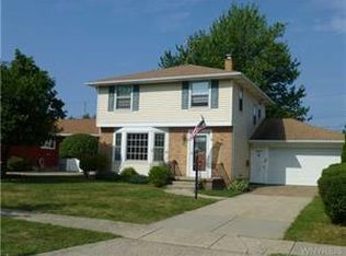 50 Margaret Rd, Amherst, NY 14226