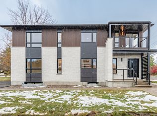 1975 Banff Ave #C, Ottawa, ON K1V 7X6