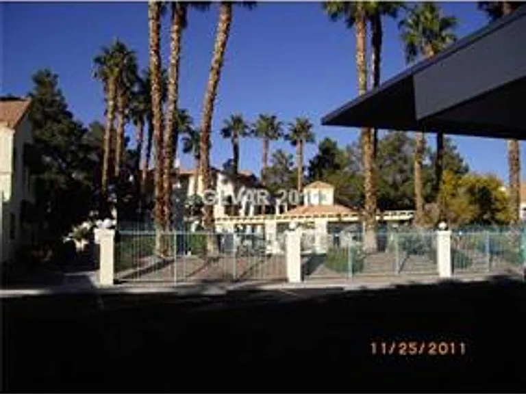 7570 W Flamingo Rd #125 — Photo 30