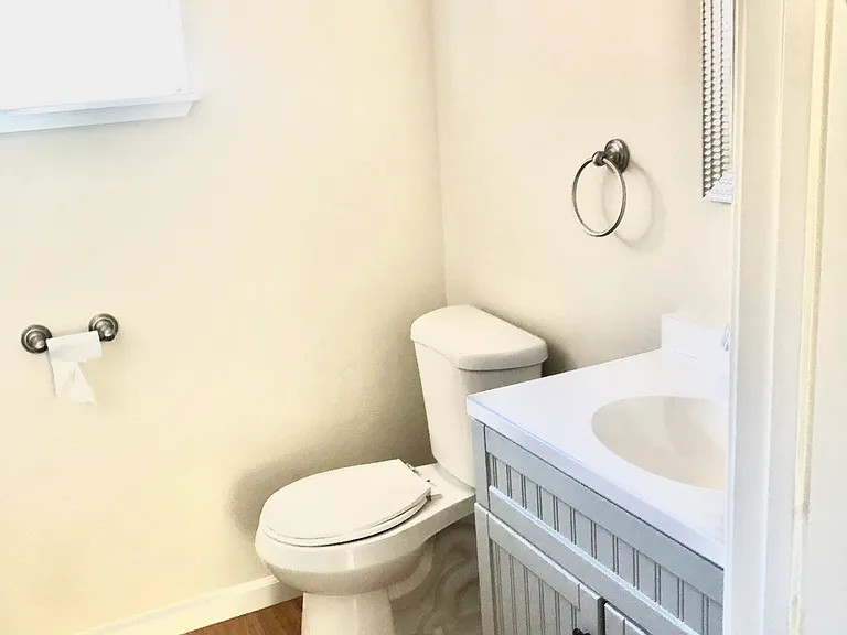 1674 H St #B — Photo 13