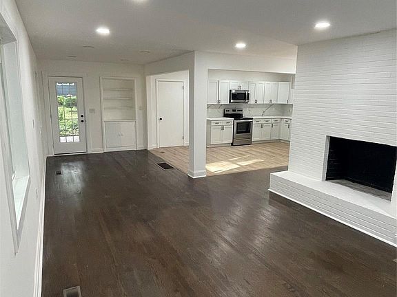 4th image of 1400 Midwood Dr