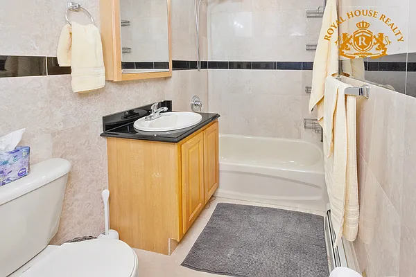 Sold by Royal House Realty, Inc. | media 30