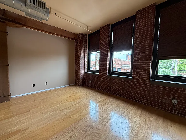 200 Main St #209 — Photo 3
