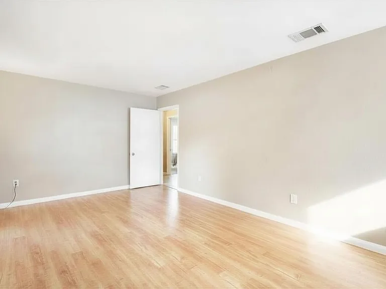 507 Bellevue Pl #A — Photo 10