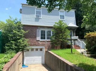 1527 Parsons Blvd, Whitestone, NY 11357