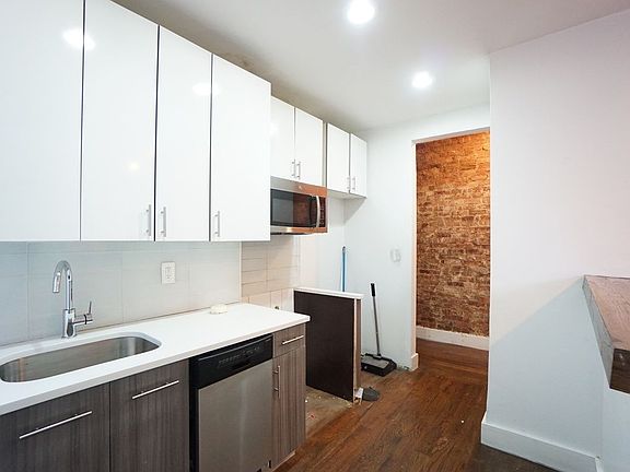3rd image of 516 W 167th St #3A