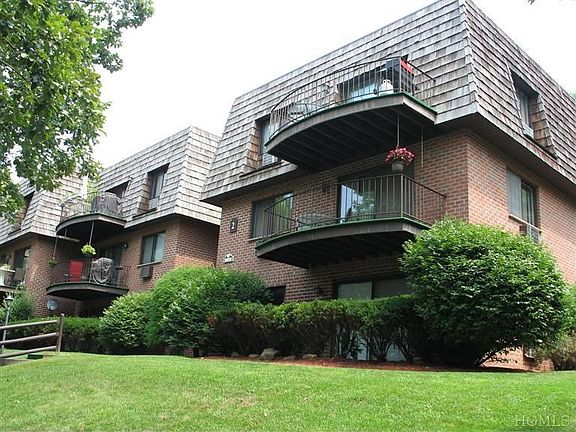 2nd image of 2 Briarcliff Dr S APT 21
