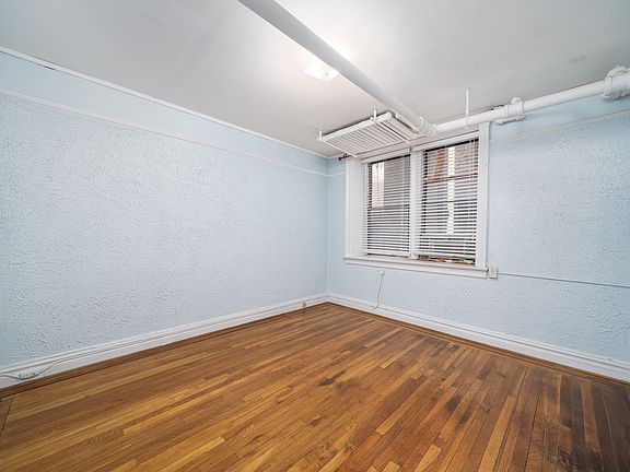 3rd image of 179 Manhattan Ave #Jc