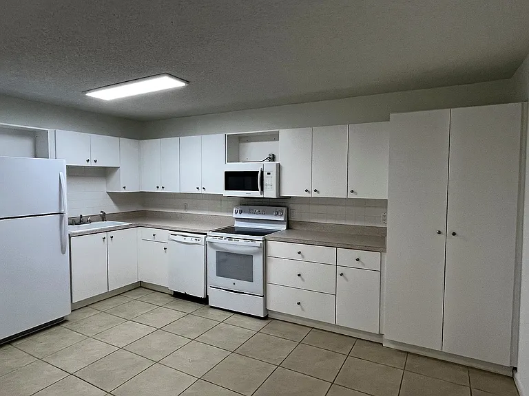 811 Hope Ave #1 — Photo 7