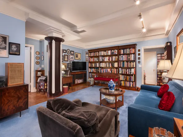 135 East 74th Street image 2 of 6