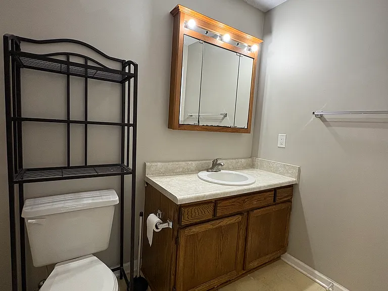 2027 Trexler Ct — Photo 7