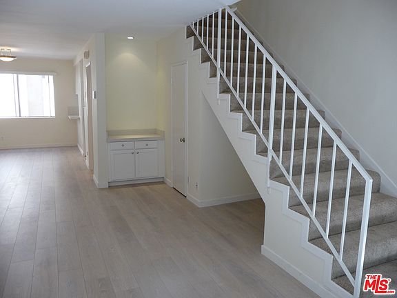 5th image of 11937 Darlington Ave APT 2