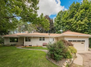 2268 Carver Ave E, Maplewood, MN 55119