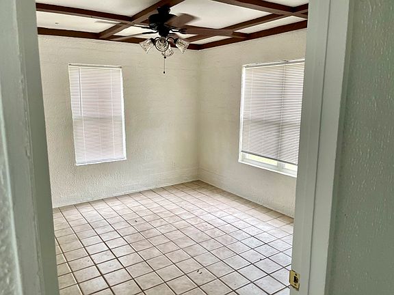 4th image of 334 Fern Rd