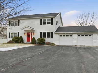 8 Woodridge Circle, Halfmoon, NY, 12065