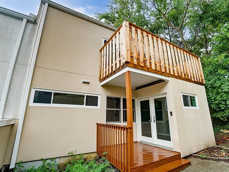 114 E Corry St — Photo 3