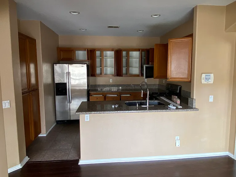 6353 Avenida De Las Vistas #1 — Photo 8