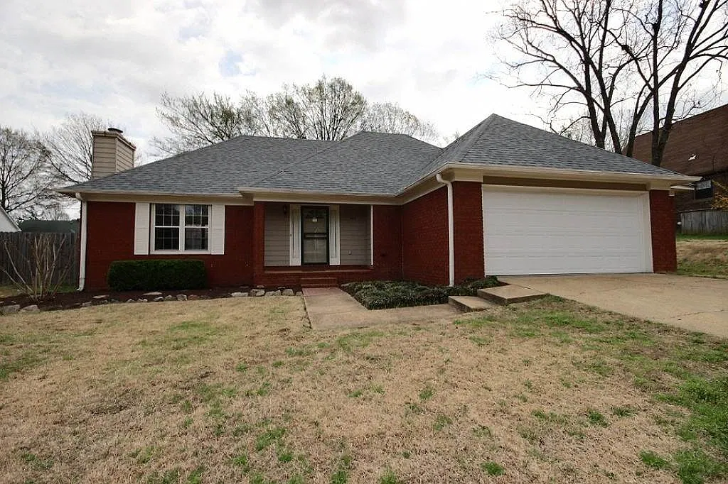 3 bed, 2.0 bath, 1636 sqft, $2,100 — Photo 1