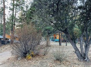 568 Highland Ln, Sugarloaf, CA 92386