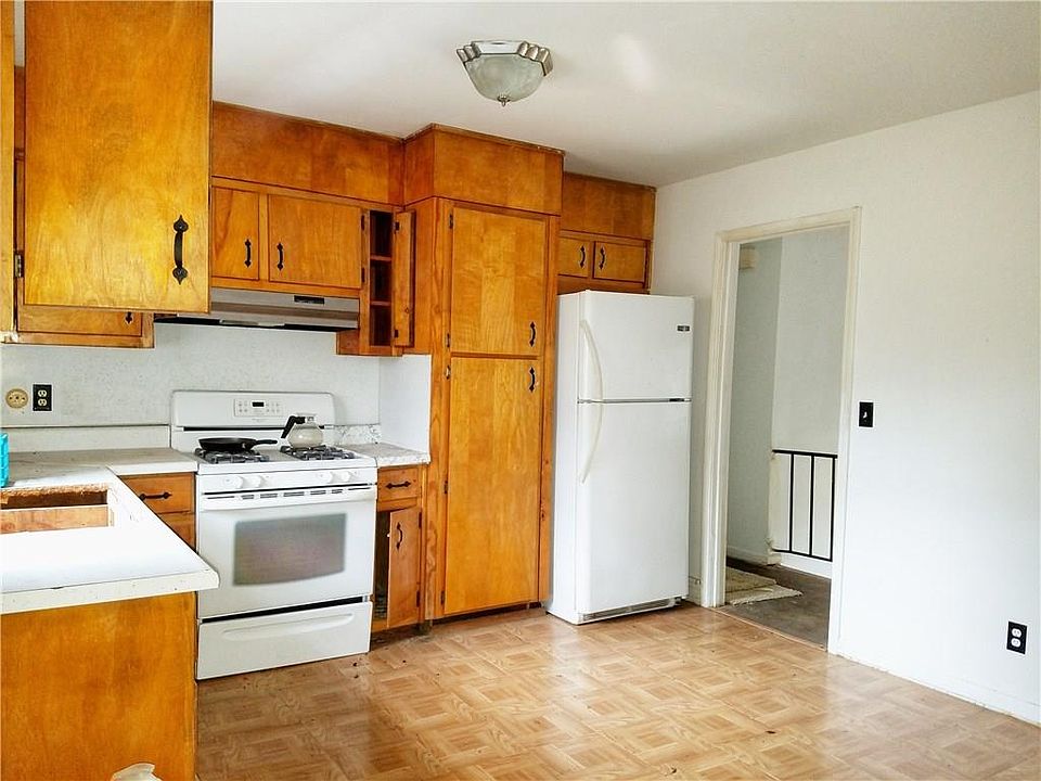 2nd image of 4070 Janice Dr