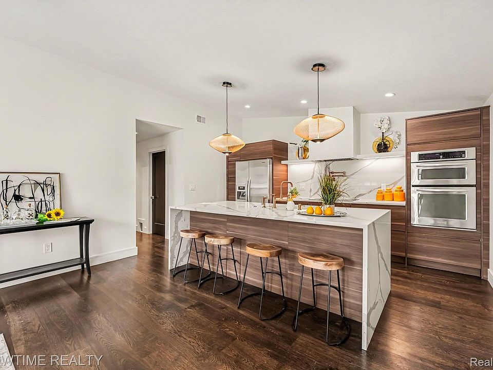 1st image of 42160 Woodward Ave Unit 39