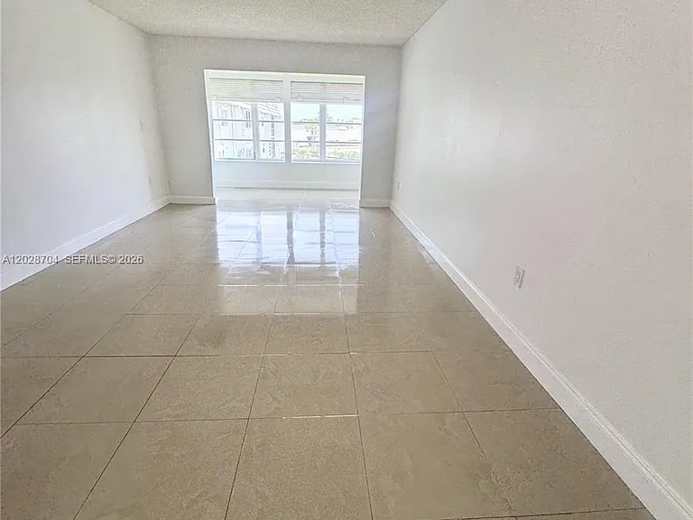 8110 Sunrise Lakes Blvd #307 — Photo 5