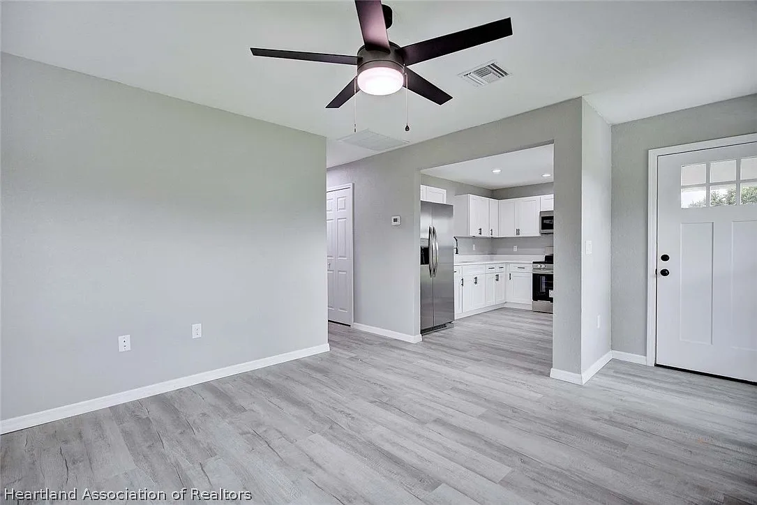 3 bed, 2.0 bath, 1025 sqft, $1,850 — Photo 4