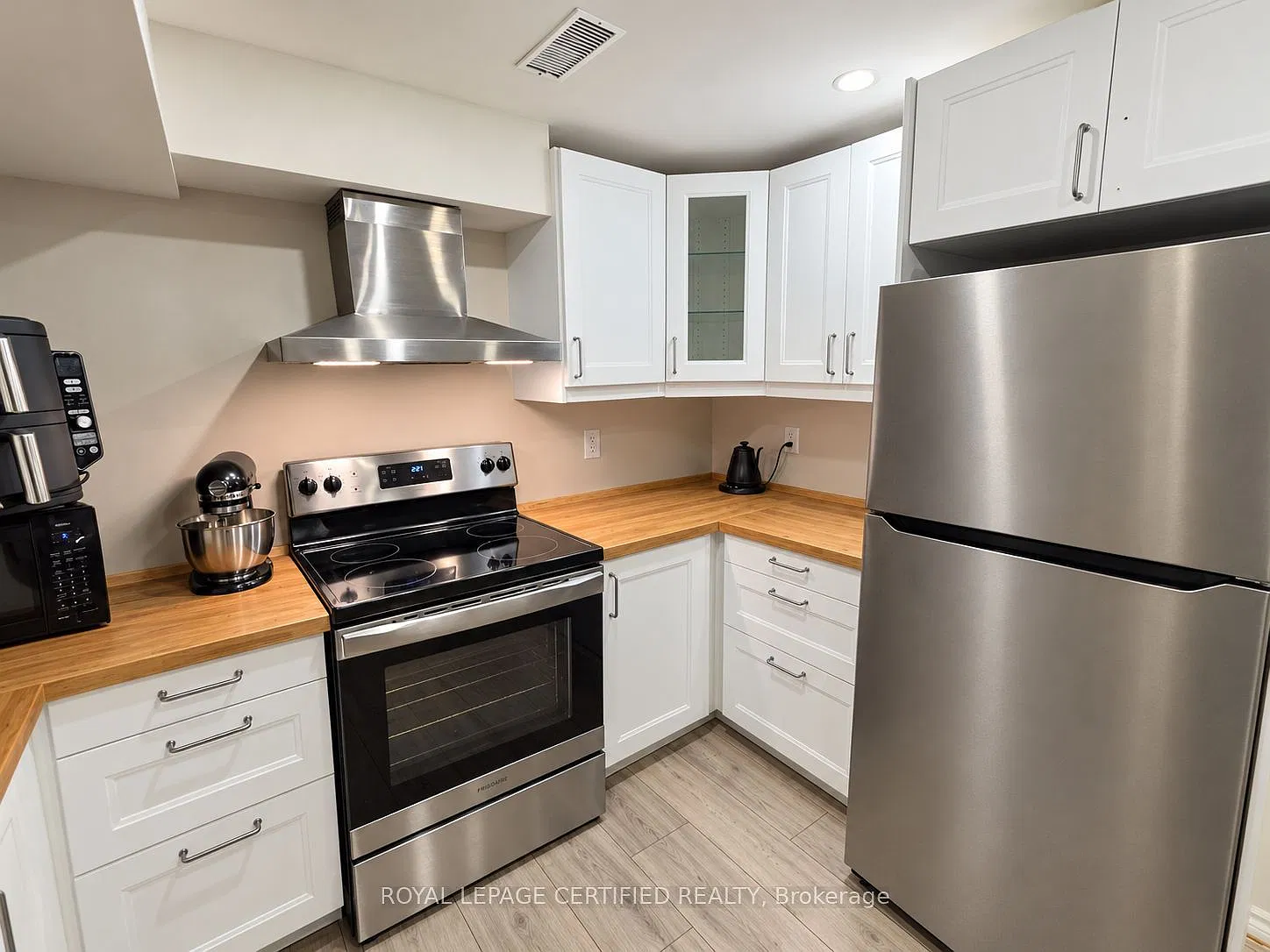 2 bed, $1,900 — Photo 3