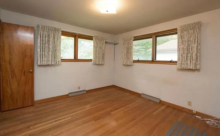 918 Princess Dr — Photo 4