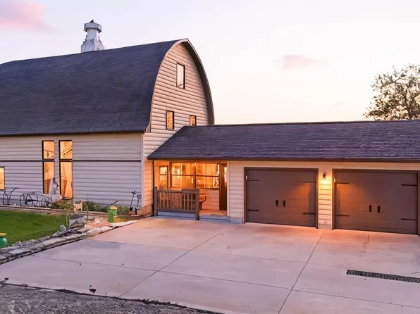 17297 State Highway 92, Columbus Junction, IA 52738