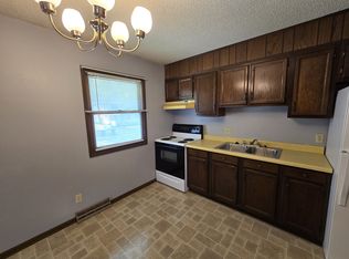 1838 W 3rd St APT A, Waterloo, IA 50701