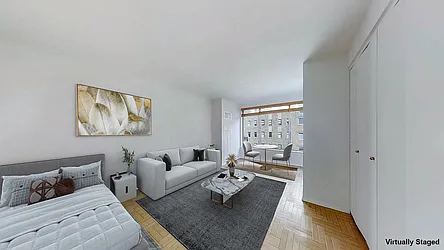 Rented by LEVEN Real Estate