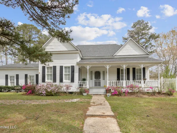 810 N Maple St, Braxton, MS 39044