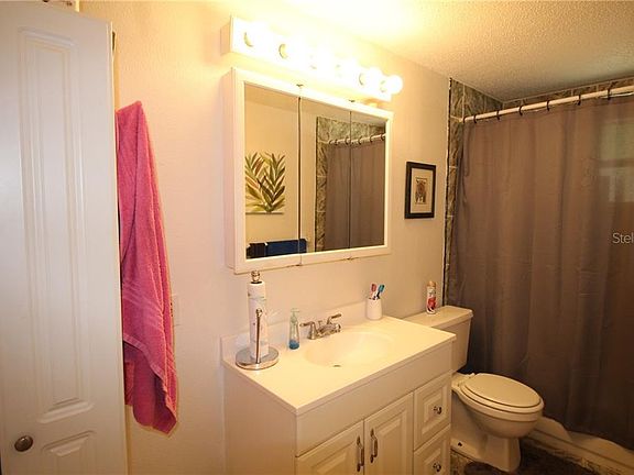 5th image of 3791 Floral Ave APT A